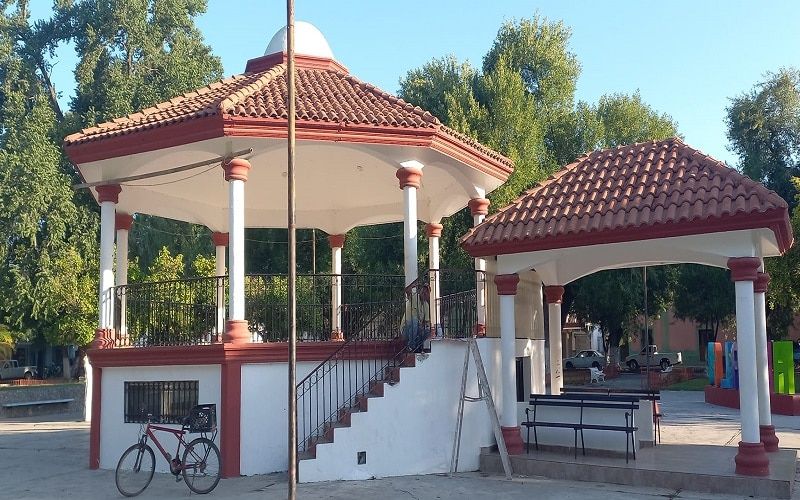 El alcalde Juan José Contreras Castillo, giro la instrucción para la rehabilitación de la iluminación en Palacio Municipal.