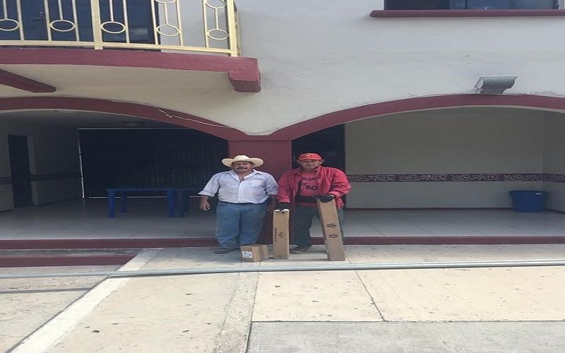Agradecidos los habitantes del Ej. San Pedro con el alcalde Lic. Juan José Contreras Castillo, por dar pronta solución a su petición.
