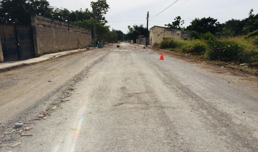Gracias a las gestiones del alcalde municipal Reyes Wenseslado Zúñiga Vázquez, inicia el bacheo de la calle Aldama