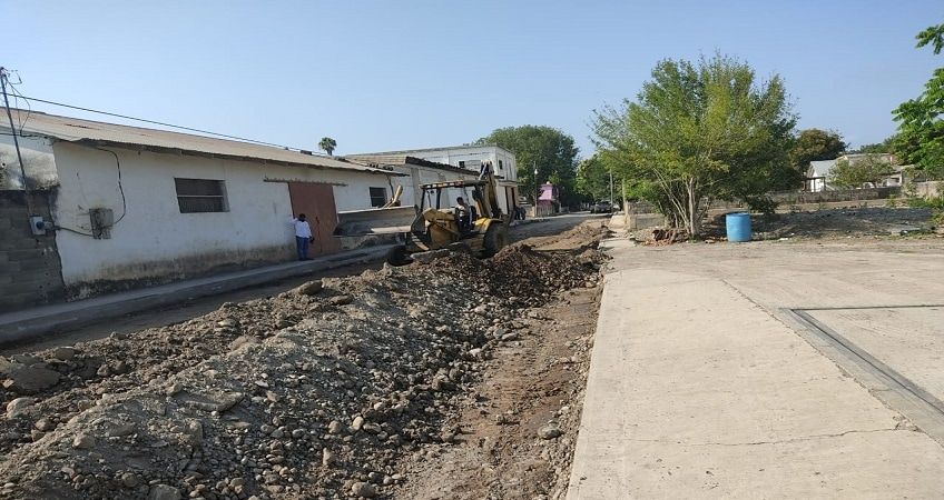 Alcalde Reyes Wenseslado Zúñiga Vázquez en Coordinación con Obras Publicas del Municipio