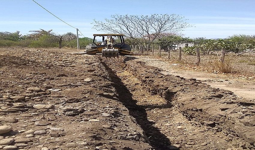 Alcalde sigue cumpliendo con los compromisos