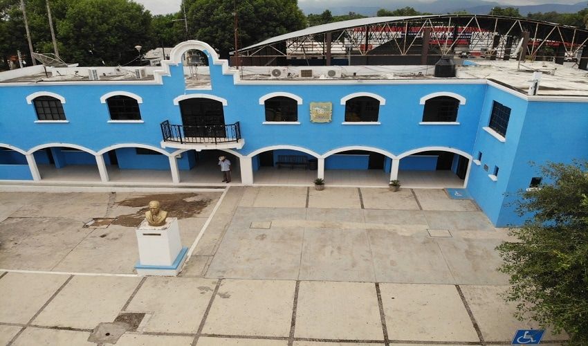 Este lunes personal que labora en el ayuntamiento de Hidalgo.
